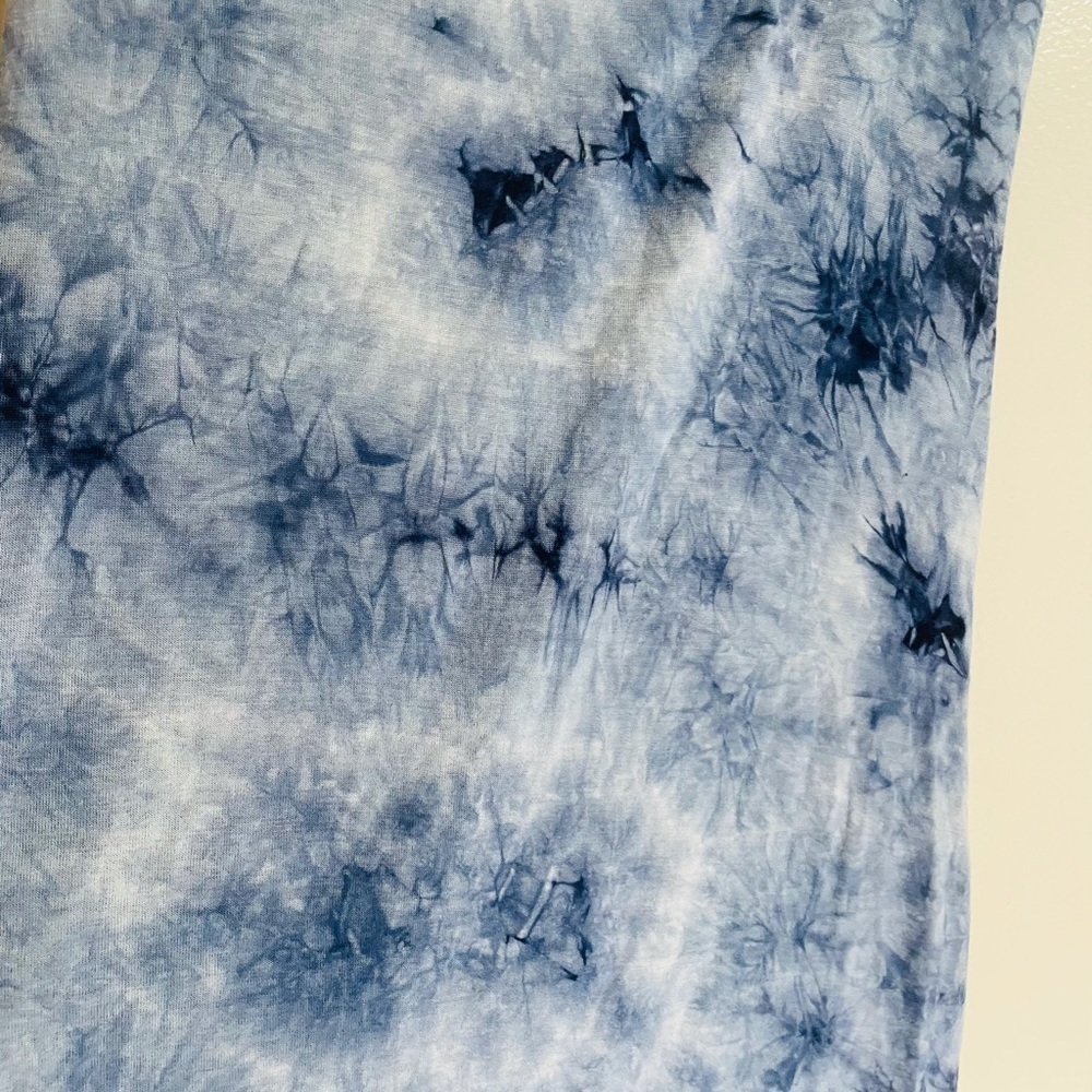 INTERI Open Back Pattern Gym Top - Picture 4 of 10